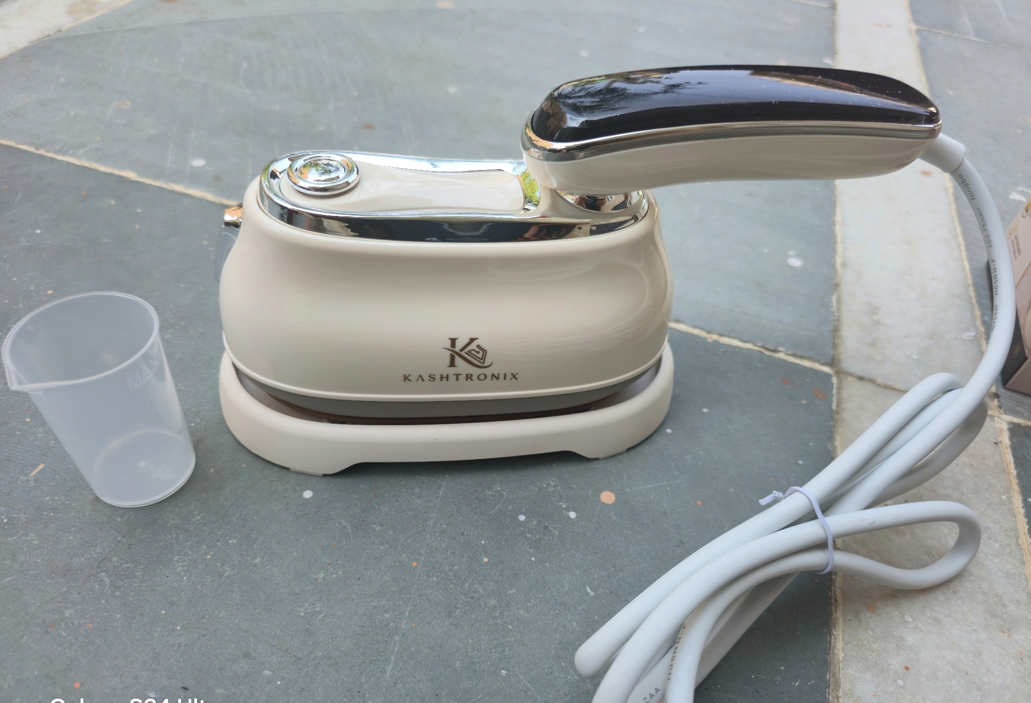 KASHTRONIX Micro Steam Iron top view